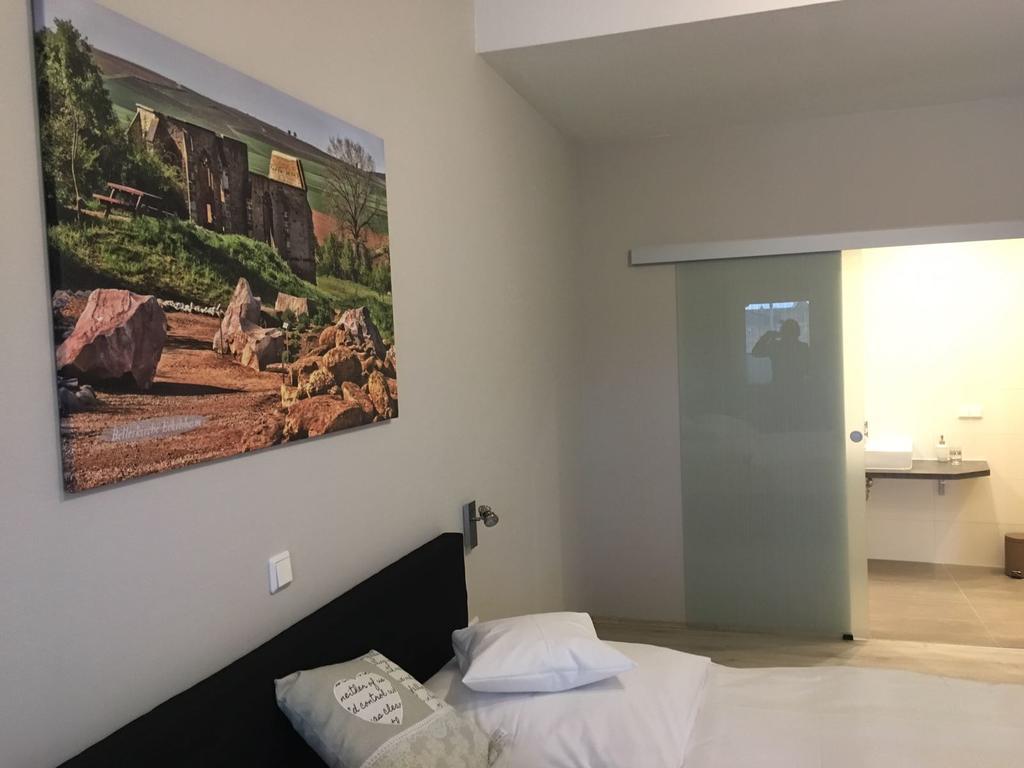 Отель Boardinghouse Alte Bank Wollstein Экстерьер фото