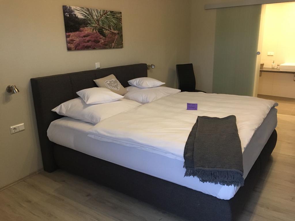 Отель Boardinghouse Alte Bank Wollstein Экстерьер фото