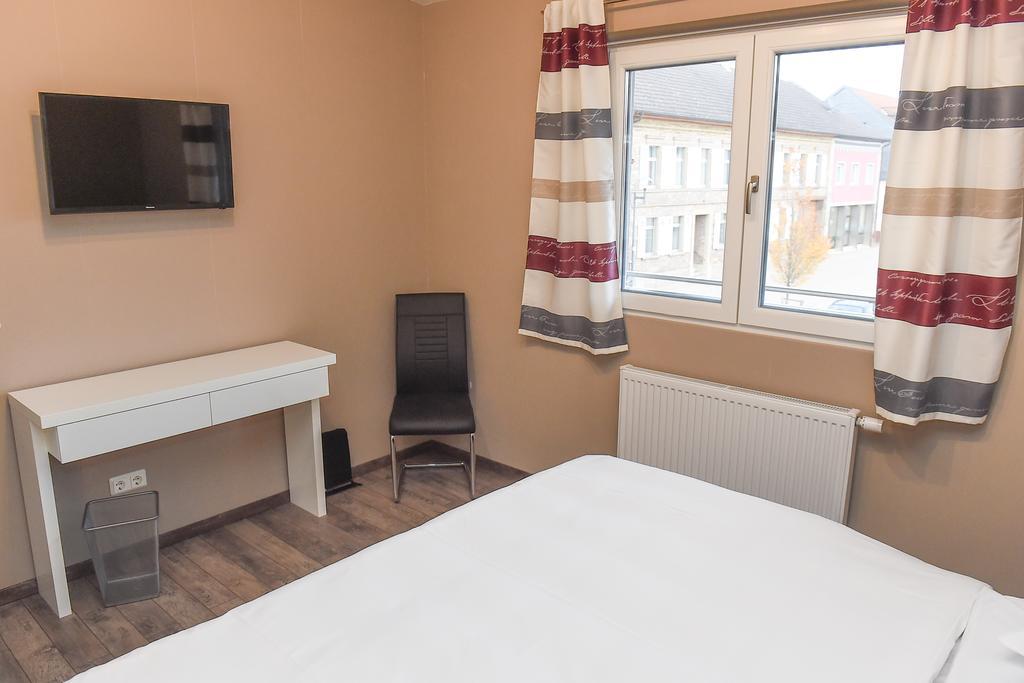 Отель Boardinghouse Alte Bank Wollstein Экстерьер фото